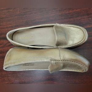 Vionic Rose Gold Loafers Size 9